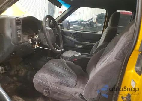 2002 GMC Sonoma z USA, uszkodzony, nr VIN 1GTDT19W528265104